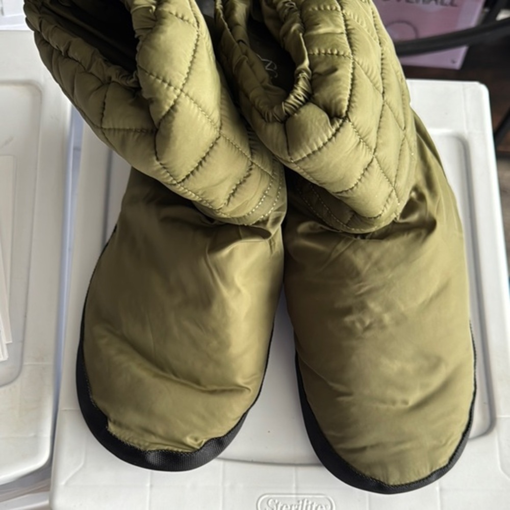 Olive Quilted Women's Slippers